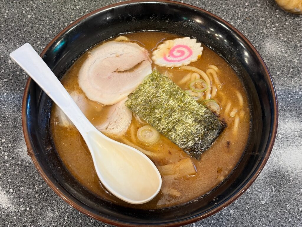 ハッスルラーメンホンマ篠崎店の魚だし系中華そば